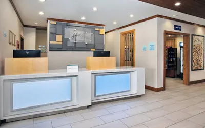 Photo 2 - Holiday Inn Express & Suites Buffalo by IHG