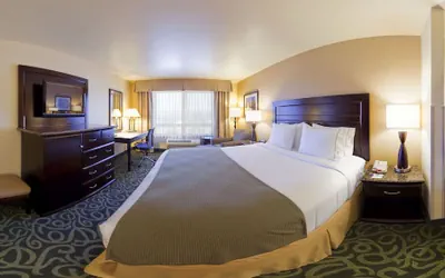 Photo 4 - Holiday Inn Express Hotel & Suites Atascadero by IHG