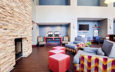 Photo 4 - Hampton Inn & Suites Poughkeepsie