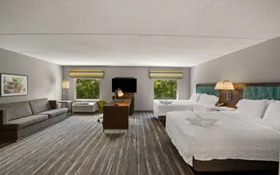 Photo 2 - Hampton Inn & Suites Poughkeepsie