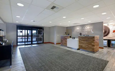 Photo 3 - Hampton Inn & Suites Tulare
