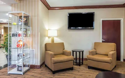 Photo 3 - Sleep Inn & Suites University/Shands