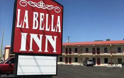 Photo 2 - La Bella Inn