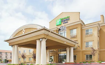 Photo 2 - Holiday Inn Express & Suites Salinas by IHG
