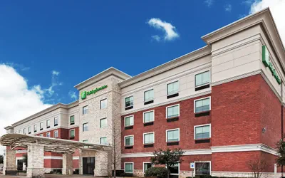 Holiday Inn & Suites McKinney - N Allen by IHG