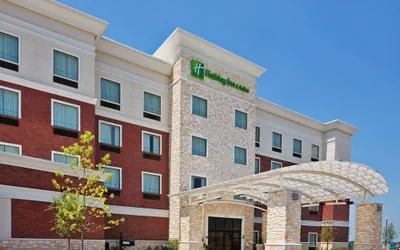 Photo 2 - Holiday Inn & Suites McKinney - N Allen by IHG