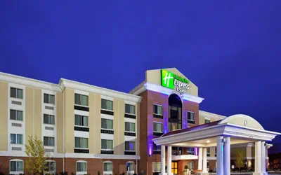 Photo 2 - Holiday Inn Express Hotel & Suites Niagara Falls by IHG