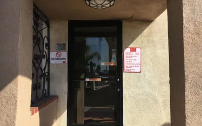 Photo 3 - Econo Lodge Long Beach I-405