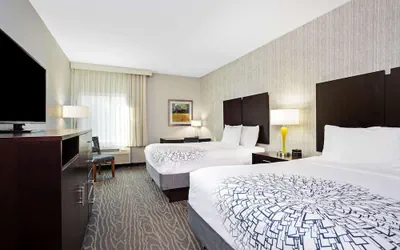 Photo 5 - La Quinta Inn & Suites by Wyndham Palestine