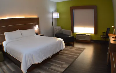 Photo 2 - Holiday Inn Express Hotel & Suites Seguin by IHG
