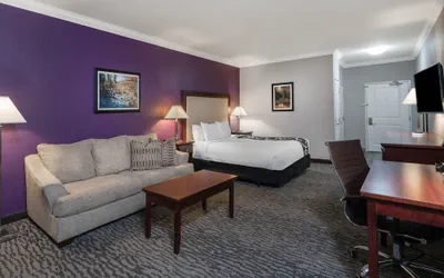 Photo 3 - La Quinta Inn & Suites by Wyndham Loveland/Estes Park