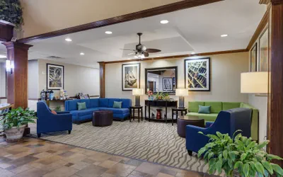 Photo 3 - Comfort Suites Marshall