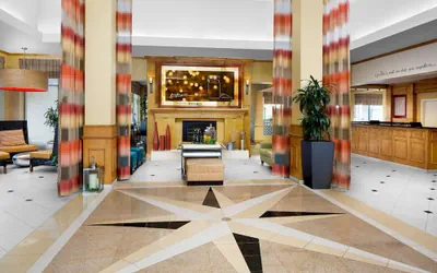 Photo 2 - Hilton Garden Inn Atlanta Airport/Millenium Center