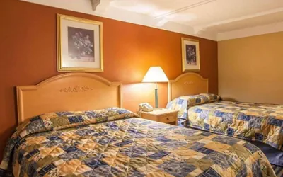 Photo 4 - Relax Inn Saint Charles