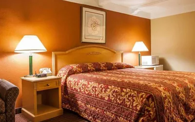 Photo 3 - Relax Inn Saint Charles