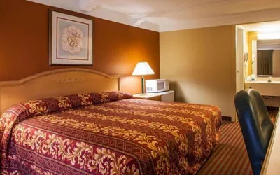 Photo 5 - Relax Inn Saint Charles