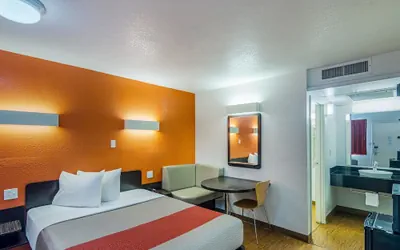 Photo 2 - Motel 6 Ardmore, OK