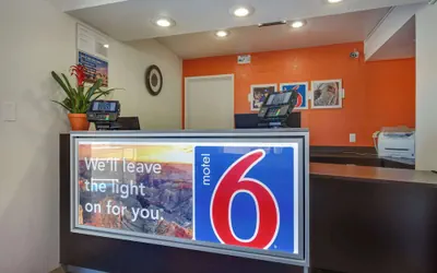 Photo 4 - Motel 6 Tempe, AZ - Broadway - ASU