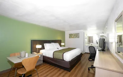 Photo 5 - American Inn