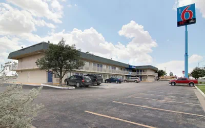 Photo 2 - Motel 6 Fort Stockton, TX