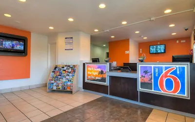Photo 4 - Motel 6 Stanton, CA - Anaheim West