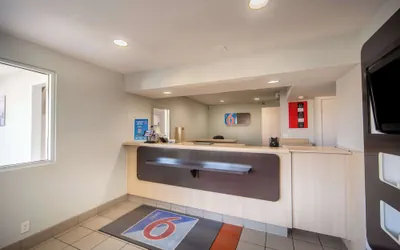 Photo 3 - Motel 6 Del Rio, TX