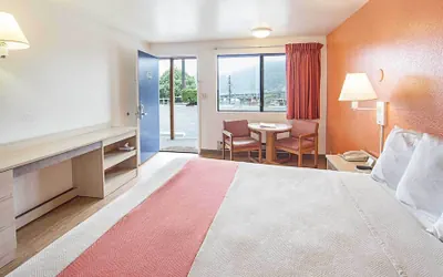 Photo 5 - Motel 6 Gold Beach, OR