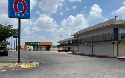 Photo 2 - Motel 6 Odessa, TX