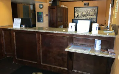 Photo 3 - Super 8 by Wyndham Midwest City OK