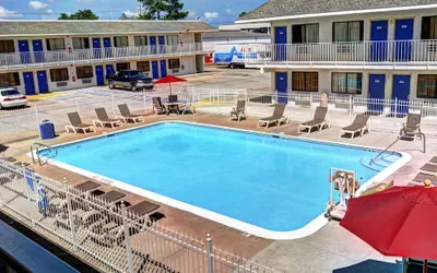 Photo 2 - Motel 6 Slidell, LA - New Orleans