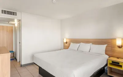 Photo 2 - Days Inn by Wyndham Wheat Ridge/Denver West