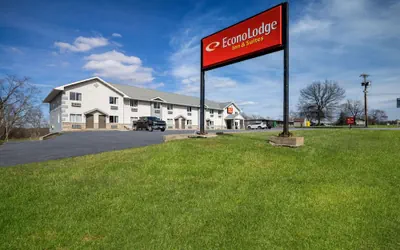 Econo Lodge Inn & Suites Canandaigua - Fingers Lake Area