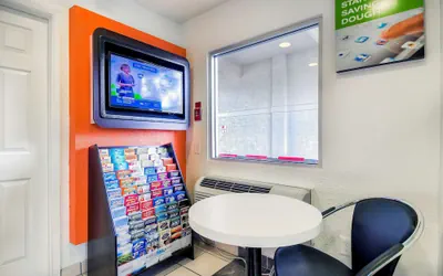 Photo 4 - Motel 6 Chino, CA - Los Angeles Ontario