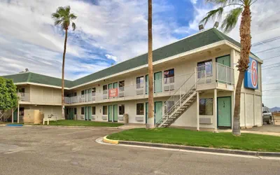 Photo 2 - Motel 6 Yuma, AZ - East