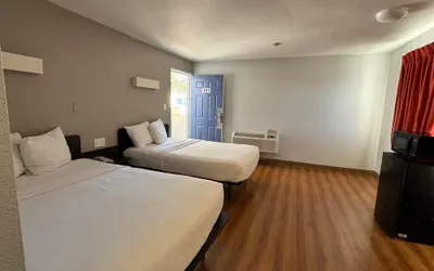 Photo 4 - Motel 6 Ventura, CA - South