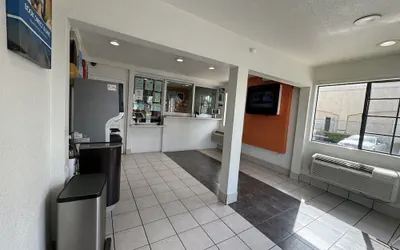 Photo 4 - Motel 6 Bellflower, CA - Los Angeles