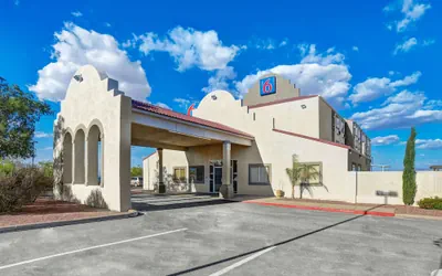 Photo 2 - Motel 6 Benson, AZ