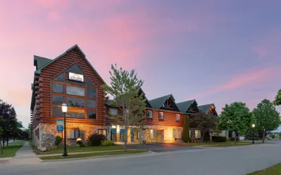 Photo 2 - Days Inn by Wyndham Mackinaw City/Bridgeview Area