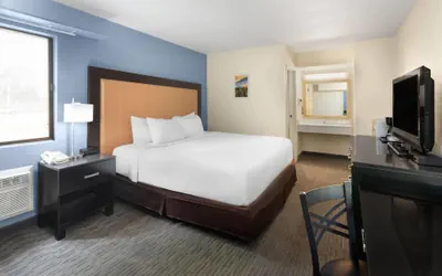 Photo 5 - Days Inn by Wyndham Mackinaw City/Bridgeview Area