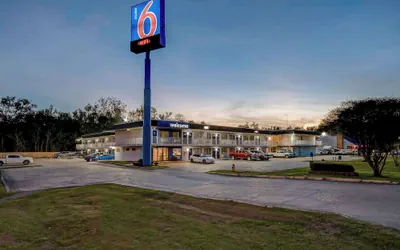 Photo 2 - Motel 6 Port Allen, LA - Baton Rouge