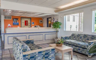 Photo 4 - Motel 6 Redmond, OR