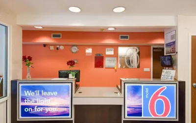 Photo 4 - Motel 6 Statesville, NC