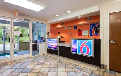 Photo 5 - Motel 6 Statesville, NC