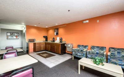 Photo 5 - Motel 6 Waterloo, IA