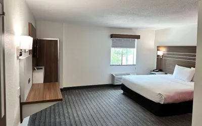 Photo 5 - Ramada by Wyndham Lithia Springs Atlanta