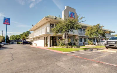 Studio 6 Grand Prairie, TX