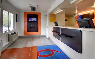 Photo 3 - Motel 6 Des Moines, IA - North
