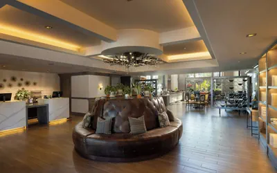 Photo 3 - River Terrace Inn