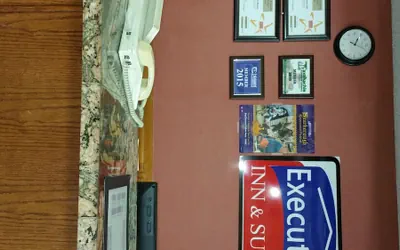 Photo 2 - Executive Inn and Suites Waxahachie