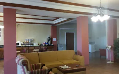 Photo 3 - Executive Inn and Suites Waxahachie